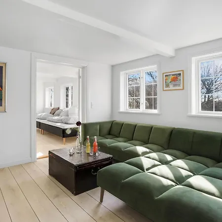 6 Bedroom Cozy In Dom wakacyjny *