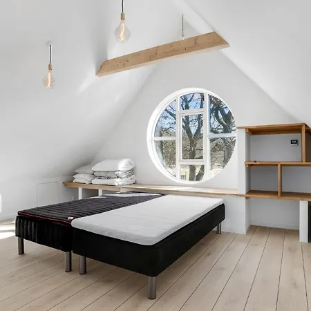 6 Bedroom Cozy In Prázdninový dům