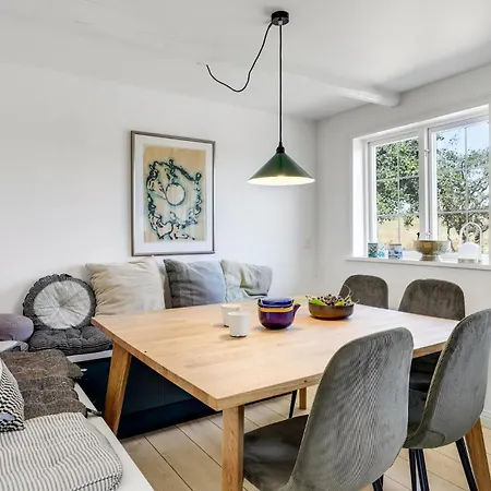 Дом отдыха 6 Bedroom Cozy In