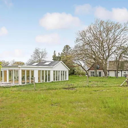 6 Bedroom Cozy In Prázdninový dům *