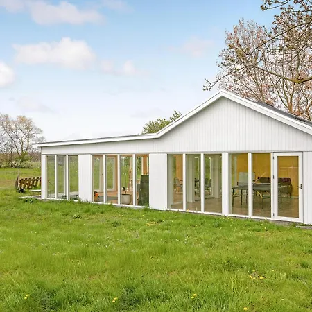 Дом отдыха 6 Bedroom Cozy In