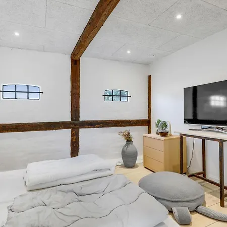 6 Bedroom Cozy In * רונה