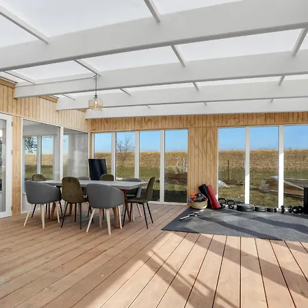 Tatil Evi 6 Bedroom Cozy In Rønne