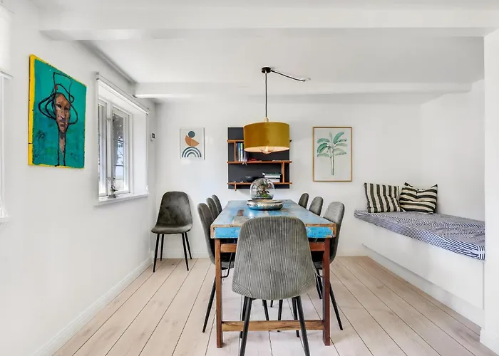 6 Bedroom Cozy In Holiday home