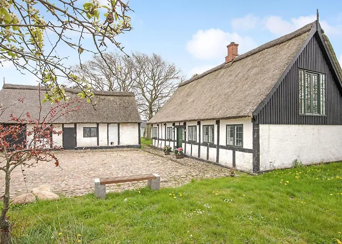 Holiday home 6 Bedroom Cozy In