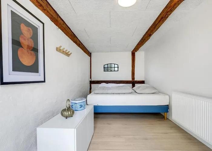 6 Bedroom Cozy In